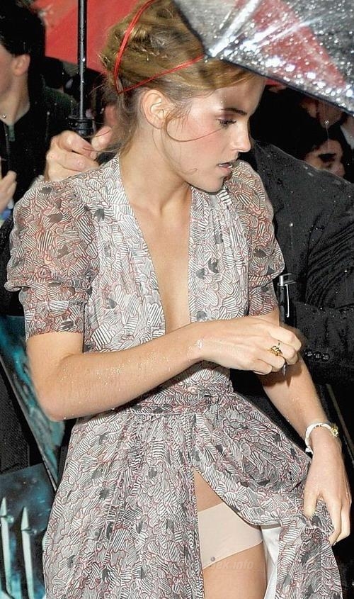 Emma Watson bugyivillantása a CelebVilág villantásai oldalán