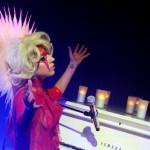Lady Gaga nude in red -5- celeb-kepek.info
