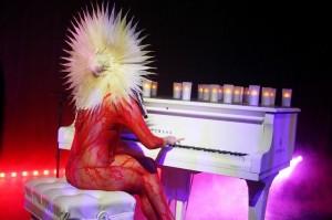 Lady Gaga nude in red -6- celeb-kepek.info