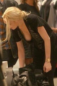 Lindsay Lohan mellvillantása -1- Celeb képek