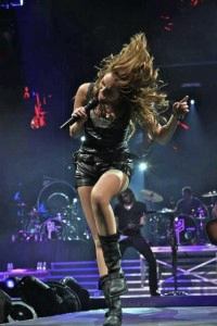 miley-cyrus-concert-pictures-5-celeb-kepek-info