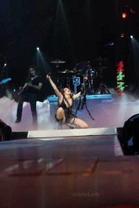 miley-cyrus-concert-pictures-6-celeb-kepek-info