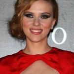 Scarlett Johansson in red -2- celeb-kepek.info
