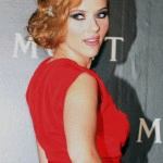 Scarlett Johansson in red -4- celeb-kepek.info