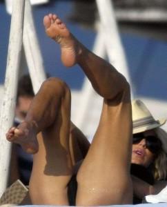 Victoria Silvstedt Touching Her Crotch -11- celeb-kepek.info