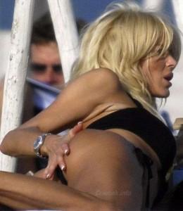 Victoria Silvstedt Touching Her Crotch -2- celeb-kepek.info