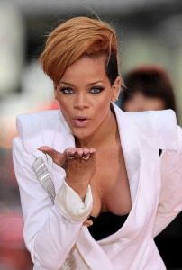 Rihanna melle kivillant -4-