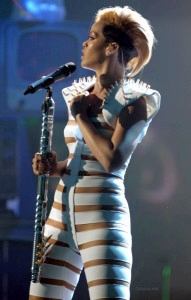 Rihanna american music awards -8-