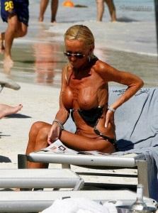 Donatella Versace topless -2-