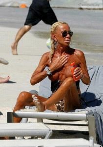 Donatella Versace topless -4-