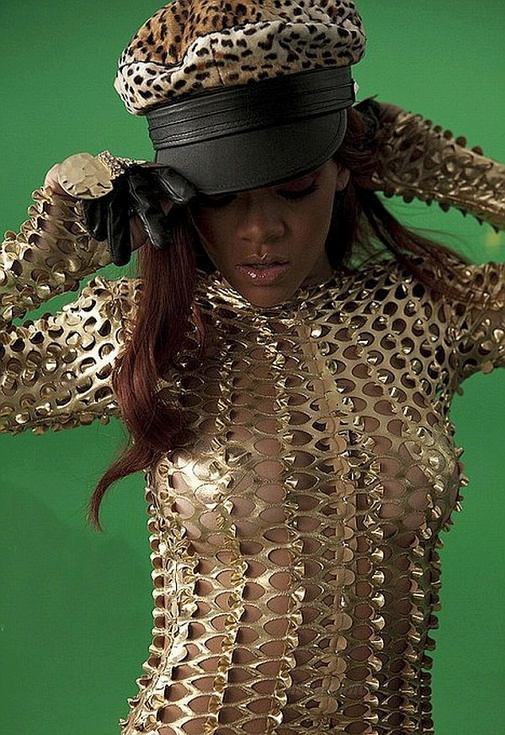 Rihanna see through nipple