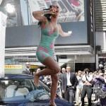 Katy Perry bugyivillantása a Time Squaren -3-