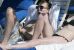 Kivillant Emma Watson mellbimbója a strandon