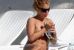 Billie Piper topless vakációzása